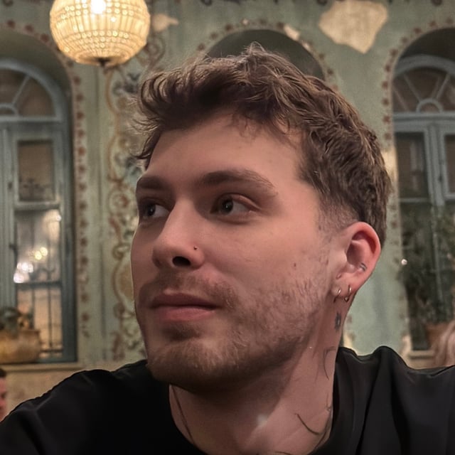 Maciej Janowski — independent AI consultant